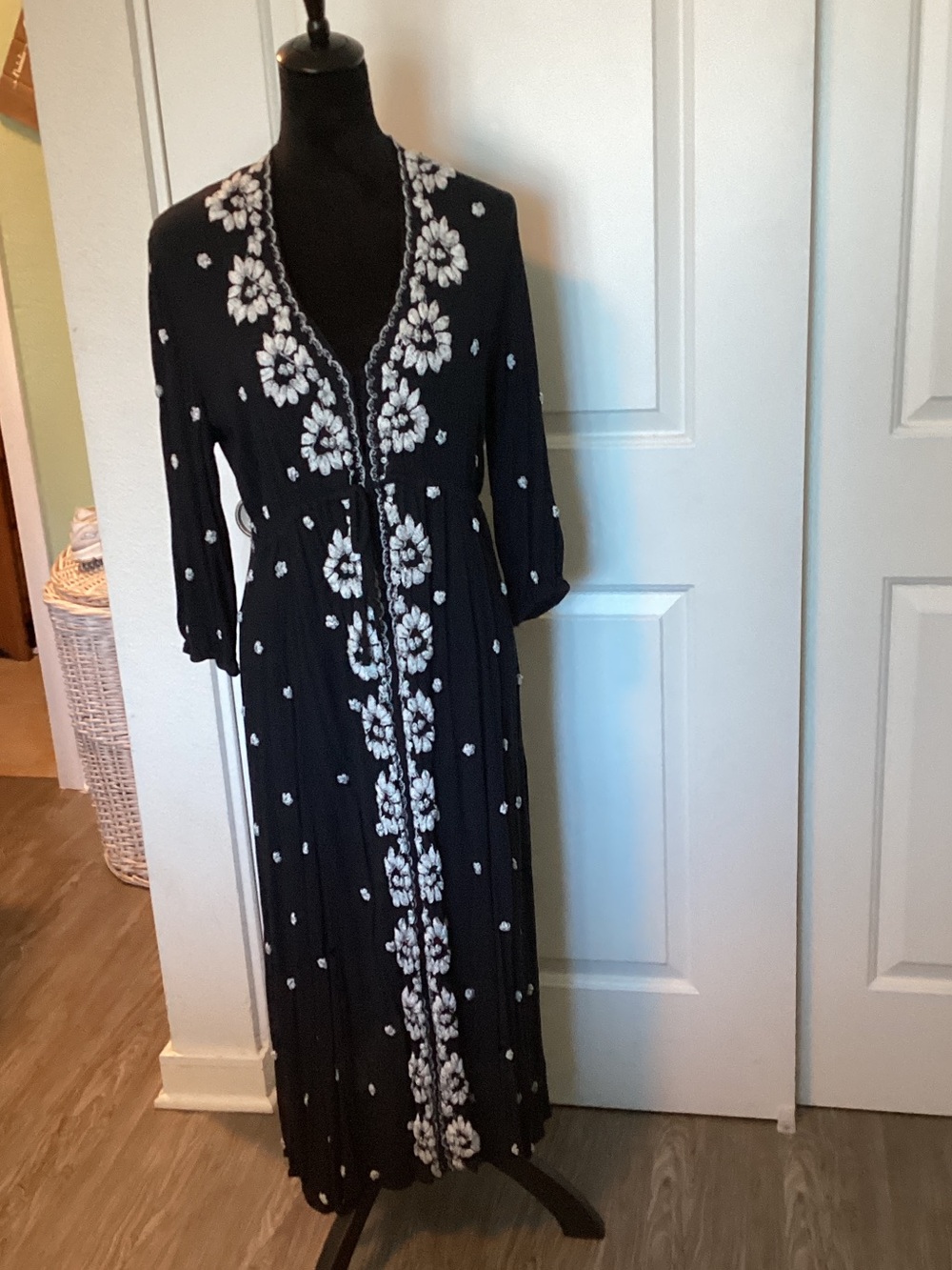 Free People Maxi Dress with White Floral Embroidery and V-Neck M